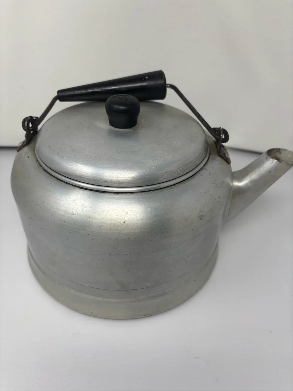 Classic vintage Aluminum Whistling Kettle with Black Handle